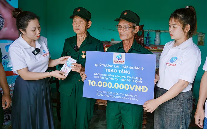 Đội ngũ hỗ trợ khách hàng chuyên nghiệp 24/7 của FABET, luôn sẵn sàng giải đáp mọi thắc mắc về ae888 soy.